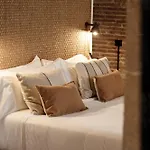 Отель La Comuna By Bon Dia Residences