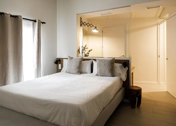 ホテル La Comuna By Bon Dia Residences ジローナ