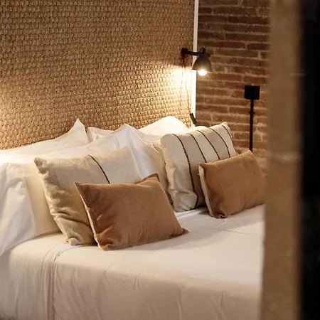 Отель La Comuna By Bon Dia Residences
