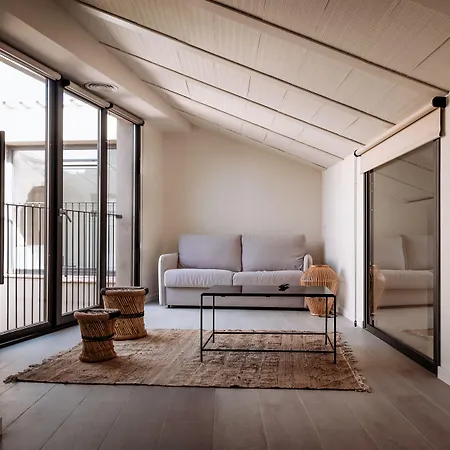 La Comuna By Bon Dia Residences ホテル